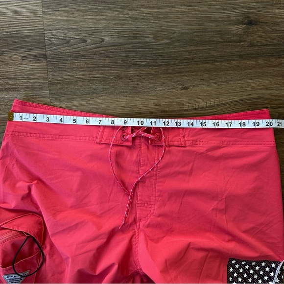Columbia Men PFG Size 40 Red American Flag Drawstring Board Shorts Fishing Beach - Picture 8 of 9
